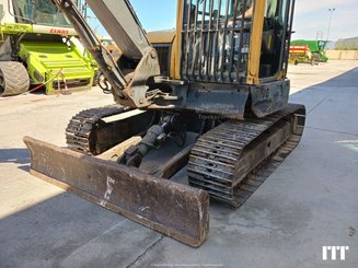 Excavadora de cadenas Volvo ECR88 - 2