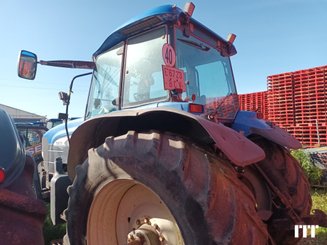Tractor agricola New Holland TM 175 - 3
