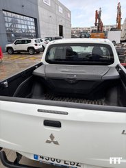 Coche Mitsubishi L200 - 9