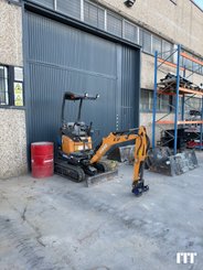 Excavadora Case Construction CX15EV - 1