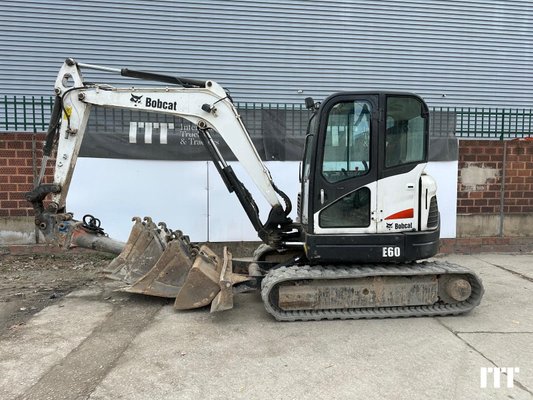 Excavadora de cadenas Bobcat E60 - 1