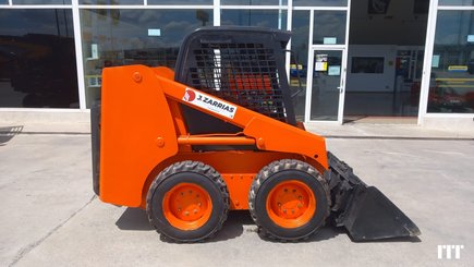 Minicargadora Mustang 2044 - 1