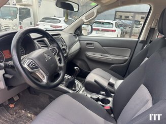Coche Mitsubishi L200 - 10
