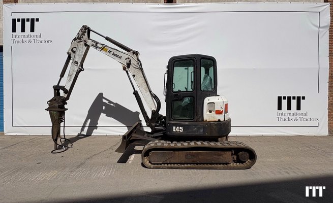 Excavadora Bobcat E45 - 1
