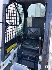 Minicargadora Bobcat S70 - 6