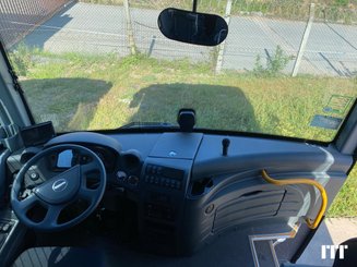 Bus / autocar ISUZU Novo Nees - 17