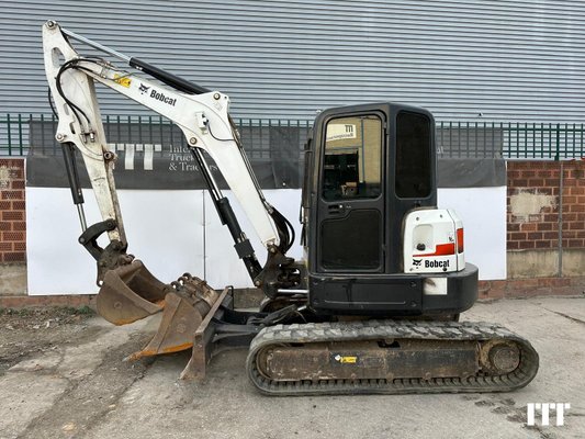 Excavadora Bobcat E50 - 1