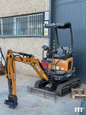 Excavadora Case Construction CX15EV - 1