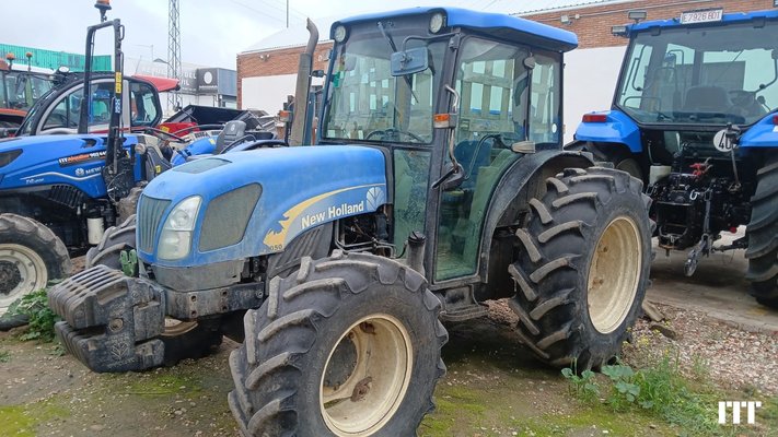 Tractor agricola New Holland T4050 - 1