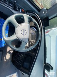 Bus / autocar ISUZU Grand Toro - 8