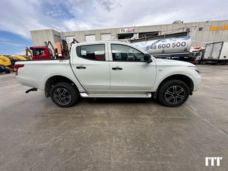 Coche Mitsubishi L200 - 4