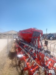 Sembradora Kuhn Megant 602 - 2