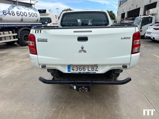 Coche Mitsubishi L200 - 3
