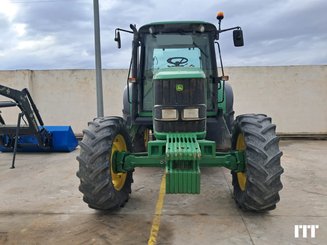 Tractor agricola John Deere 6520 - 2