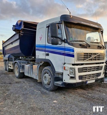 Camión Volvo 4x2 - 1