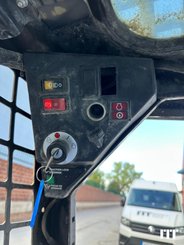 Minicargadora Bobcat S70 - 7