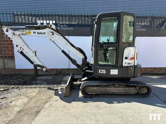 Excavadora Bobcat E35 - 1