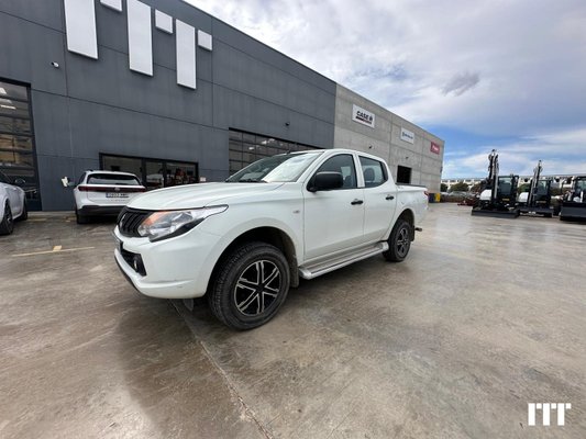 Coche Mitsubishi L200 - 1