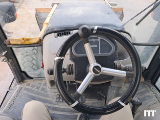 Retro excavadora FAI-KOMATSU WB-93R - 4