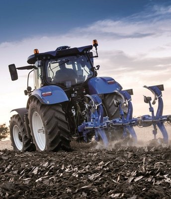 ITT CM93 presenta los arados PX/PXV de New Holland.