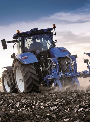 ITT CM93 presents the new PX / PXV ploughs from New Holland.