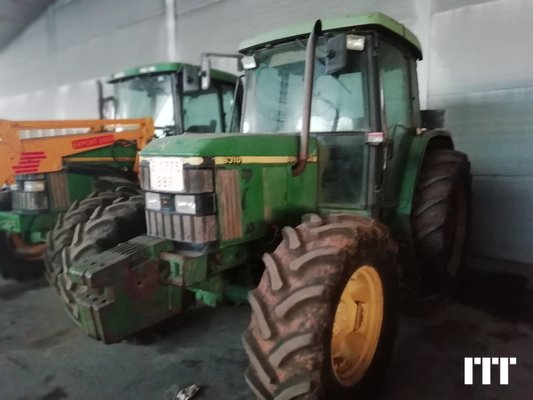 Tractor agricola John Deere 6310 - 1