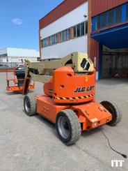 Plataforma JLG E450AJ - 1